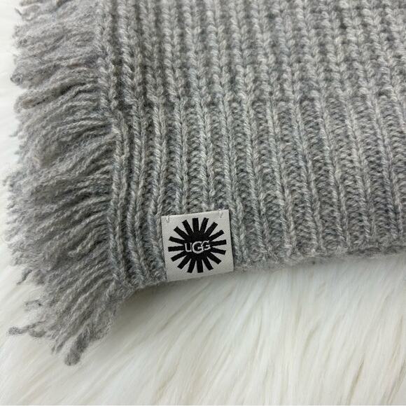 UGG Grey Knit Chunky Oversized Fringe Scarf OS - Picture 3 of 9
